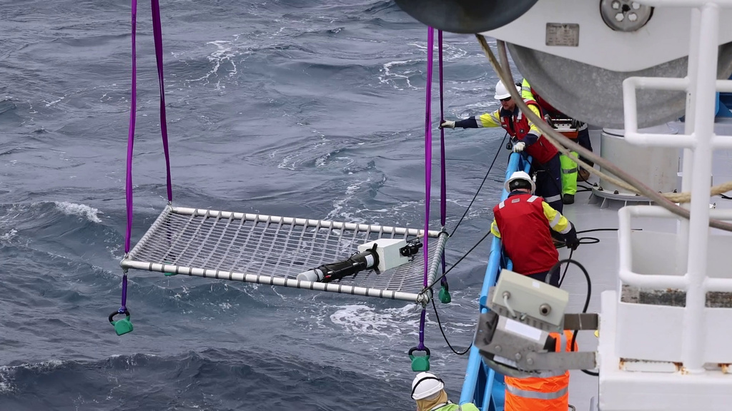 Deep-sea diving Biogeochemical Argo Float recovered from Southern Ocean